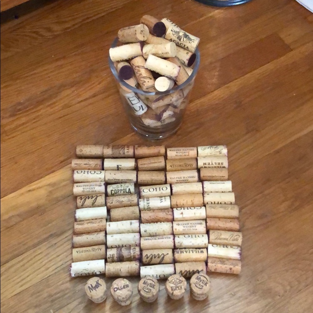 COPY - 100 wine corks & 5 bonus champagne …